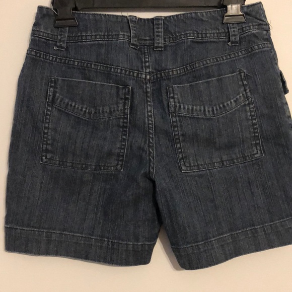 Shorts - Picture 3 of 3